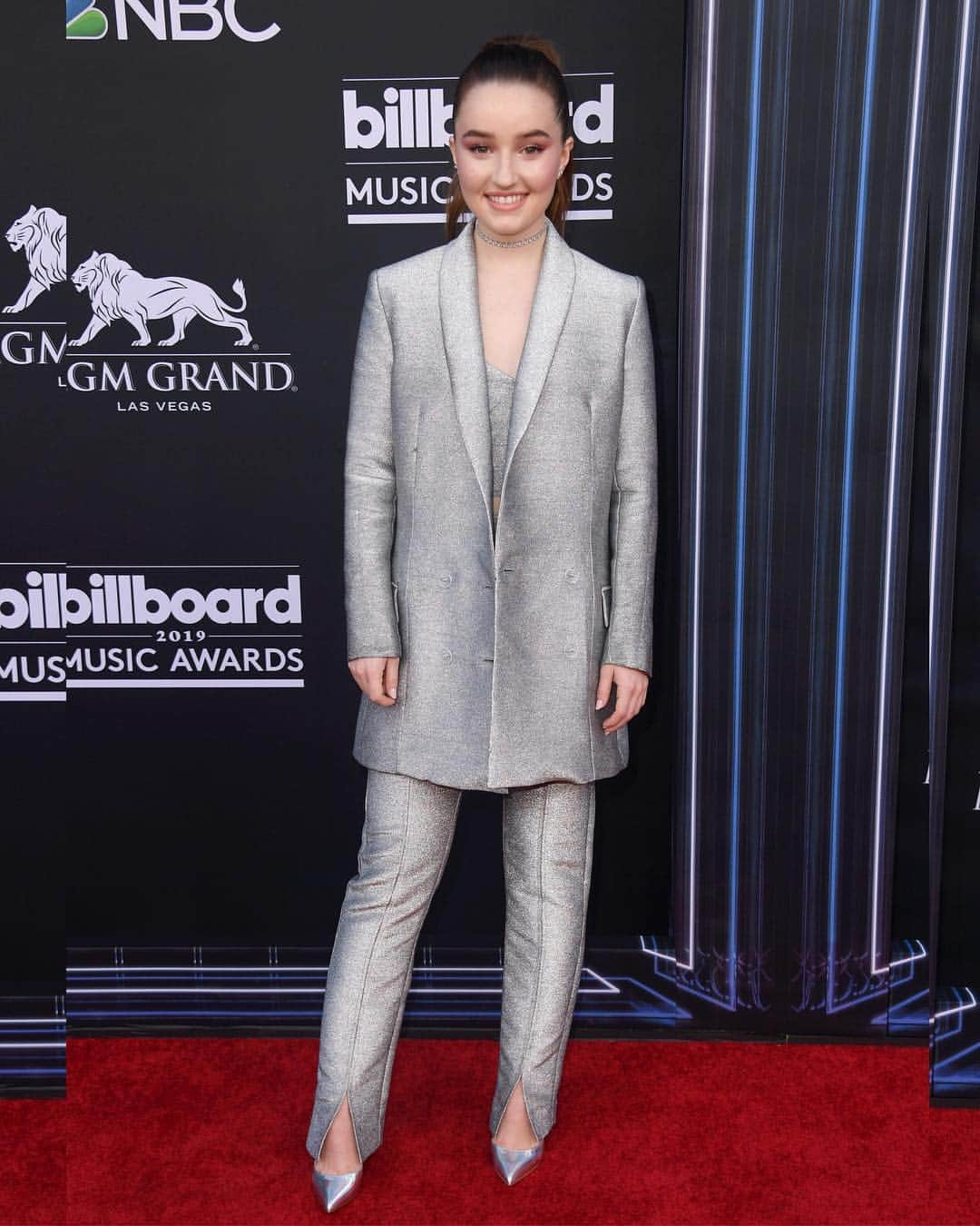 Just Jaredさんのインスタグラム写真 - (Just JaredInstagram)「@oliviawilde in @ralphlauren  @kaitlyndever in @becandbridge  @beaniefeldstein in @shrimps  The @booksmart stars on the Billboard Music Awards red carpet! Go to JustJared.com for our full coverage of the show. #OliviaWilde #KaitlynDever #BeanieFeldstein #BBMAs Photos: Getty」5月2日 8時54分 - justjared