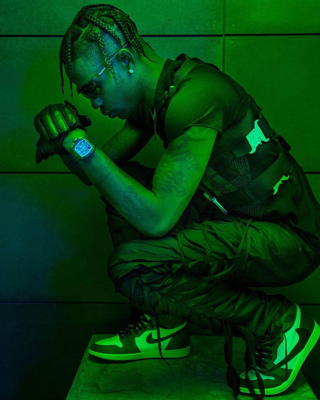 Jordanのインスタグラム：「Cactus Jack. @TravisScott’s latest collab is a mood. His remixed #AirJordan I High OG ‘Travis Scott’ and apparel collection drops on 5.11.」