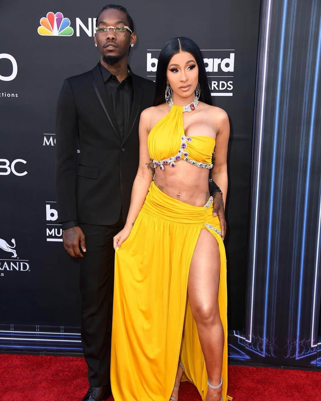 People Magazineさんのインスタグラム写真 - (People MagazineInstagram)「PDA alert! 😘 Did you catch this steamy moment between Cardi B and her hubby Offset at the #BBMAs? Tap our bio link for more on these two lovebirds. | 📷: Frazer Harrison/Getty」5月2日 9時03分 - people