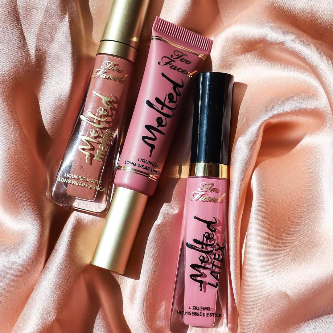 Too Facedさんのインスタグラム写真 - (Too FacedInstagram)「Calling ALL Hot Mamas 🔥 Treat yourself or the hot mamas in your life with our Hot Melted Mama Set and more from our Mother's Day Shop! 💕 Shop now to get it in time for Mother's Day & get FREE Gift Wrap with ANY Mother's Day purchase! #toofaced」5月2日 9時05分 - toofaced