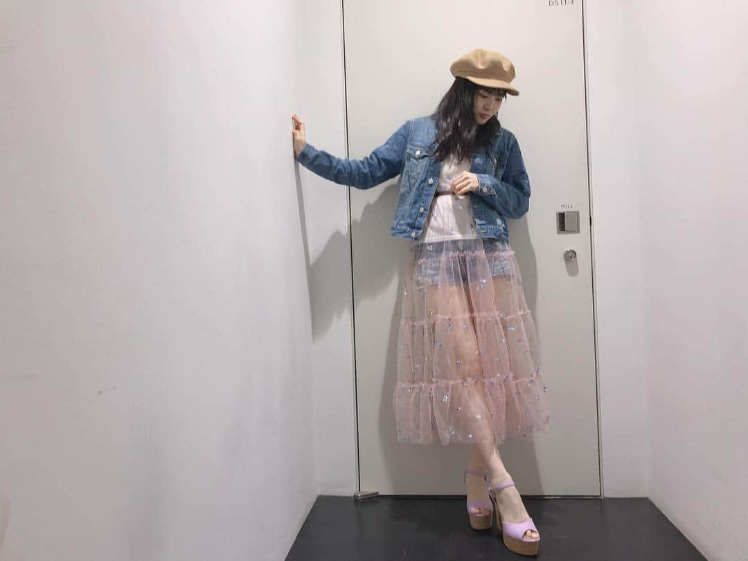 角ゆりあさんのインスタグラム写真 - (角ゆりあInstagram)「♥♥♥ . . . tops→earth music&ecology jeans→ @rie_kitahara_3  dress→dazzlin belt→NICE CLAUP jacket→INGNI cap→INGNI shoes→dazzlin earring→WEGO  #ootd #fashion」5月2日 9時14分 - kadochan_ngt48