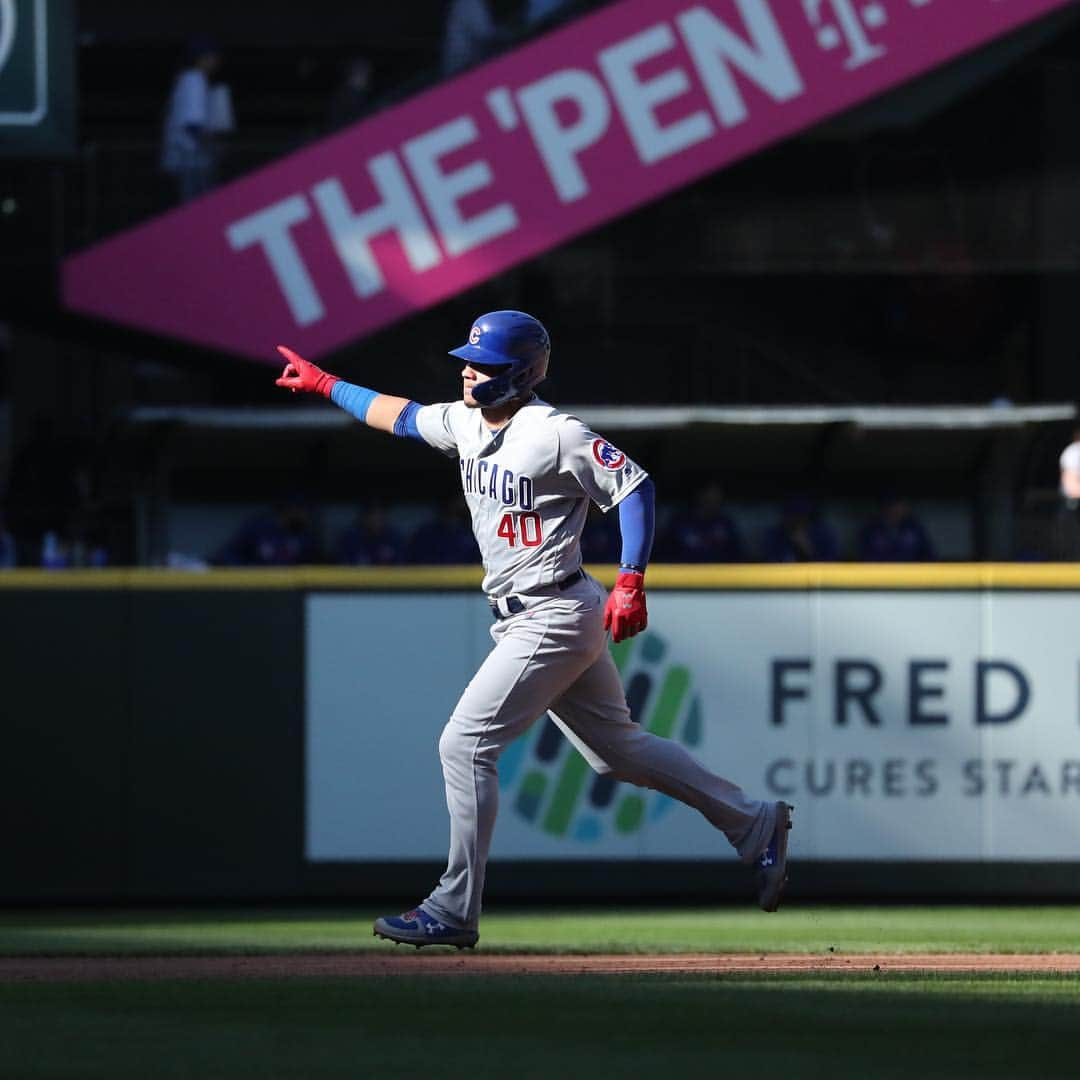 シカゴ・カブスさんのインスタグラム写真 - (シカゴ・カブスInstagram)「@willsoncontreras40 barrels up! #EverybodyIn」5月2日 9時25分 - cubs