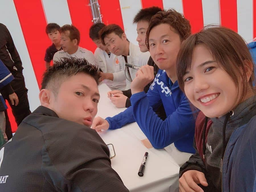 泉ひかり（パルクール）さんのインスタグラム写真 - (泉ひかり（パルクール）Instagram)「My family came to the SASUKE event, even though they did not come to my parkour comp in Japan.🤣 #串木野マグロフェスティバル2019  初めてのSASUKE系のイベント参加でした！  サスケ出場経験が無いにも関わらず、イベントに誘って頂き、とんでもなく凄い方々と一緒に盛り上げることができて、本当に楽しかったです！  そして、広島の世界大会より鹿児島のマグロフェスティバルに来る事を選んだ両親。笑  ずっとSASUKEが好きだった2人に喜んでもらえて良かった(*´-`*) 今回イベントに関わった全ての方に感謝！本当にありがとうございました☺️ #SASUKE #KUNOICHI #平成最後の #串木野 #マグロフェスティバル」5月2日 9時26分 - hhhhi02