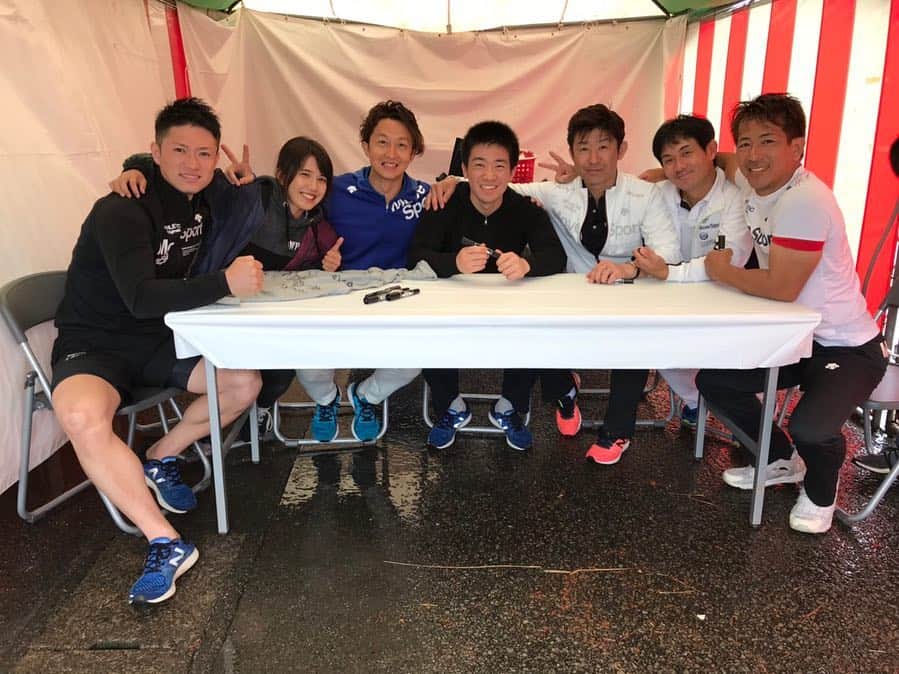 泉ひかり（パルクール）さんのインスタグラム写真 - (泉ひかり（パルクール）Instagram)「My family came to the SASUKE event, even though they did not come to my parkour comp in Japan.🤣 #串木野マグロフェスティバル2019  初めてのSASUKE系のイベント参加でした！  サスケ出場経験が無いにも関わらず、イベントに誘って頂き、とんでもなく凄い方々と一緒に盛り上げることができて、本当に楽しかったです！  そして、広島の世界大会より鹿児島のマグロフェスティバルに来る事を選んだ両親。笑  ずっとSASUKEが好きだった2人に喜んでもらえて良かった(*´-`*) 今回イベントに関わった全ての方に感謝！本当にありがとうございました☺️ #SASUKE #KUNOICHI #平成最後の #串木野 #マグロフェスティバル」5月2日 9時26分 - hhhhi02