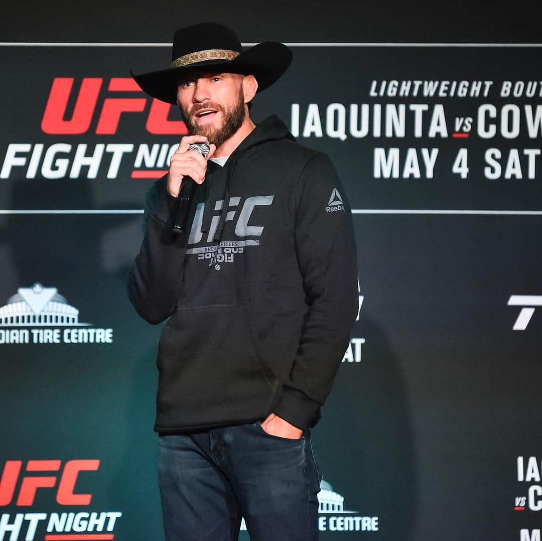 UFCさんのインスタグラム写真 - (UFCInstagram)「🤬 Raging Al 🆚 🤠 Cowboy #UFCOttawa」5月2日 9時33分 - ufc