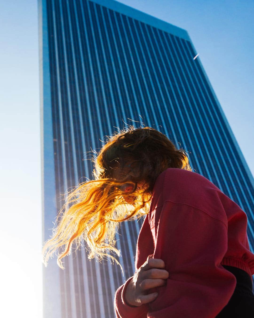 ローレン·ランドルフのインスタグラム：「Last weekend I had the pleasure of hosting a workshop on portraiture with @adobe, followed by a photowalk around @photoville. It was all so much fun! We looked for light, shadows, lines, colors, and I shared some of my own personal photo tricks. I’m so thankful of the group who came out and shared their Sunday afternoon with me.  If you’re in Los Angeles this weekend I highly recommend checking out the exhibitions, workshops, and panel discussions happening for FREE at @photoville, taking place at the @annenbergspace. Last weekend wasn’t enough, I’ll be heading back to check out all that I missed. #AdobePhotovilleLA #PhotovilleLA」