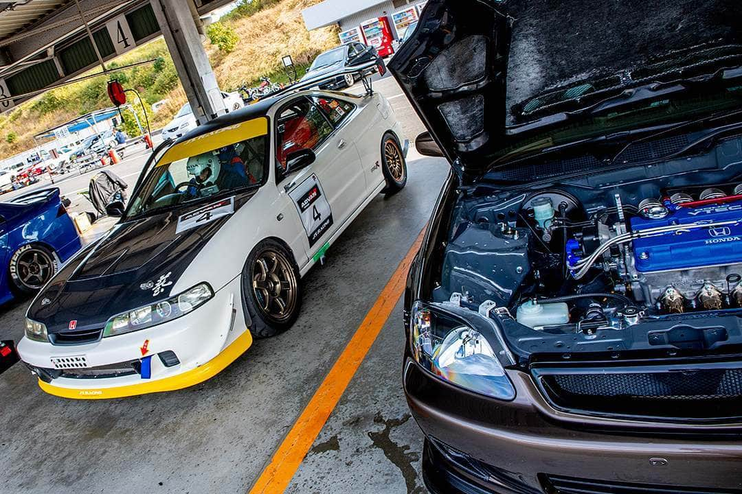 mistbahnさんのインスタグラム写真 - (mistbahnInstagram)「_ Honda DC2 Integra + Tacical Art Honda EK4 CIVIC SiR _ _ Shot on 25-Nov 2018 "HAOC(Honda Accord Owners Club) Track day" at SUZUKA TWIN Circuit (One track in SUZUKA) _ _ owner(DC2 Integra): @dc2_type_r_277 owner(EK4 Civic): @tactical_tk (B20 cylinder block + B16 head, 2L B-swapped engine.) photo: @mistbahn _ _ #hondaintegra #dc2 #dc2r #dc2integra  #インテグラ #ホンダインテグラ #integra #honda #civic #hondacivic #ホンダシビック #シビック #acuraintegra #acuragsr #gsr #ek4 #ek #ekcivic #ek9 #bseries #b18c #b18 #b16a #b20 #bswapped #tacticalart #trackcar #timeattack #timeattackjapan #jsracing」5月2日 10時34分 - mistbahn