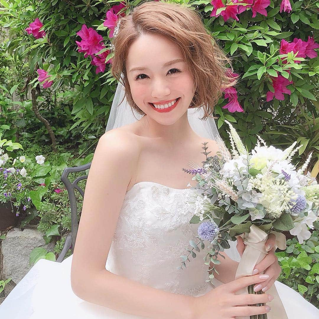 黒田真友香さんのインスタグラム写真 - (黒田真友香Instagram)「ドレスの写真が好評で嬉しいです🥰💓 いつか自分のウェディングドレス着る時がきたら、その時もインスタで報告できたらいいなあ。原点でもある大切な場所！」5月2日 17時09分 - kurodamayukaxx