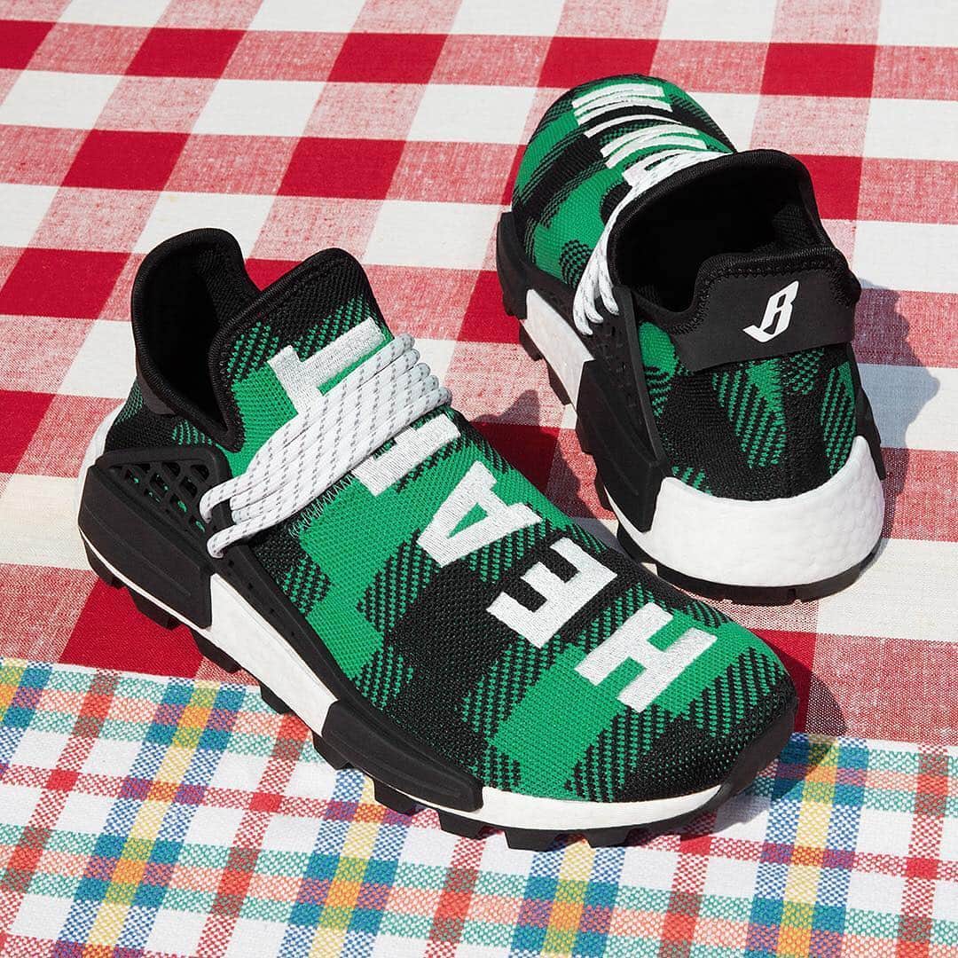 Sneaker Newsさんのインスタグラム写真 - (Sneaker NewsInstagram)「The BBC x adidas NMD HU releases this Friday in two colorways. This green version will be tougher to cop as it is exclusive to Pharrell’s brand. Blue pair dropping online on adidas. Tap the link in our bio to get the full details.」5月2日 11時57分 - sneakernews