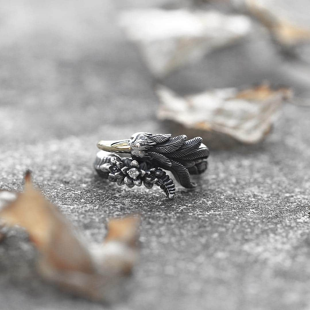 ブラッディマリーさんのインスタグラム写真 - (ブラッディマリーInstagram)「Ring : Bloom w/k18claw w/whitediamond ・ ・ ・ #bloodymaryjewelry #bloodymary #jewelry #silver #fashion #jewelryporn #jewelrydesign #jewelrygram #accessory #accessories #silverjewelry #ブラッディマリー #シルバーアクセサリー#fashionjewelry #black #blackfashion #Bloom #ブルーム #Revival #リバイバル #シルバー#アクセサリー #mensjewelry #リング #ring #diamond  #ダイヤモンド」5月2日 11時59分 - bloody_mary_official