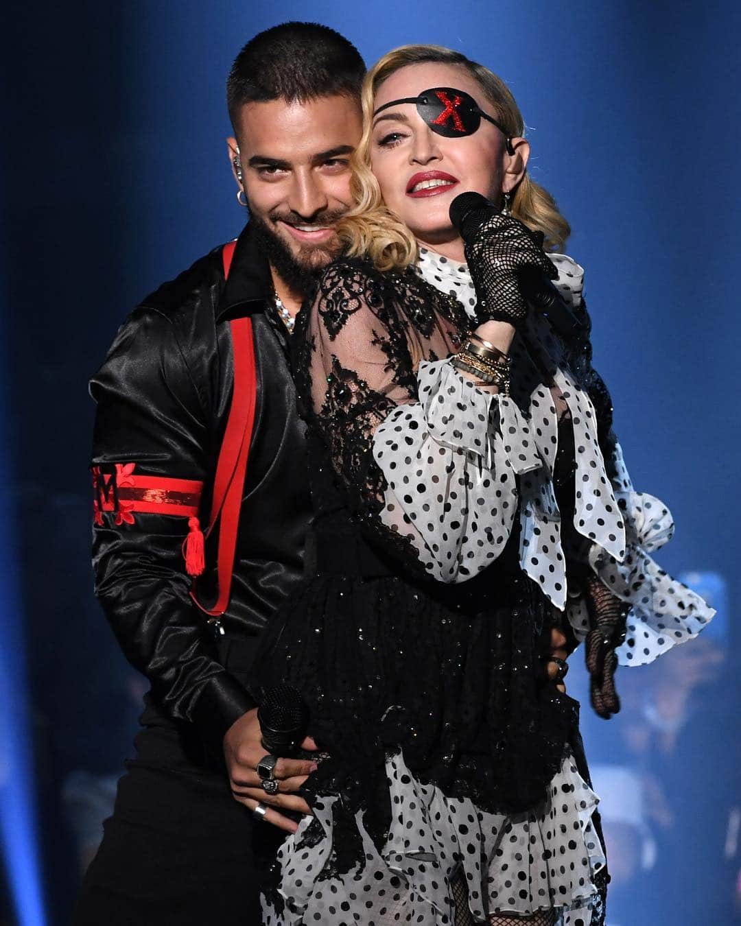 Just Jaredさんのインスタグラム写真 - (Just JaredInstagram)「@maluma gets in a kiss while performing #Medellin with @madonna at the @bbmas! #BillboardMusicAwards #Madonna #Maluma Photos: Getty」5月2日 12時18分 - justjared