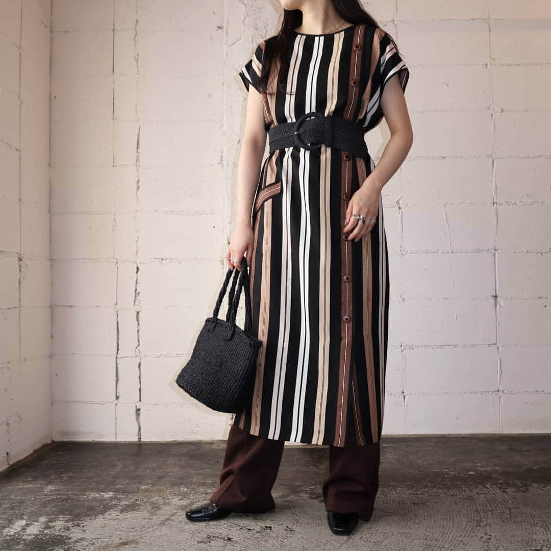 吉祥寺 古着屋 Orfeoのインスタグラム：「Vintage Stripe Dress Style  #orfeo #kichijoji #tokyo #vintage #used #fashion #coordinate #outfits  掲載商品のお問い合わせはメールにて承っております。コメント、DMでのお問い合わせは受け付けておりませんのでご了承ください。」