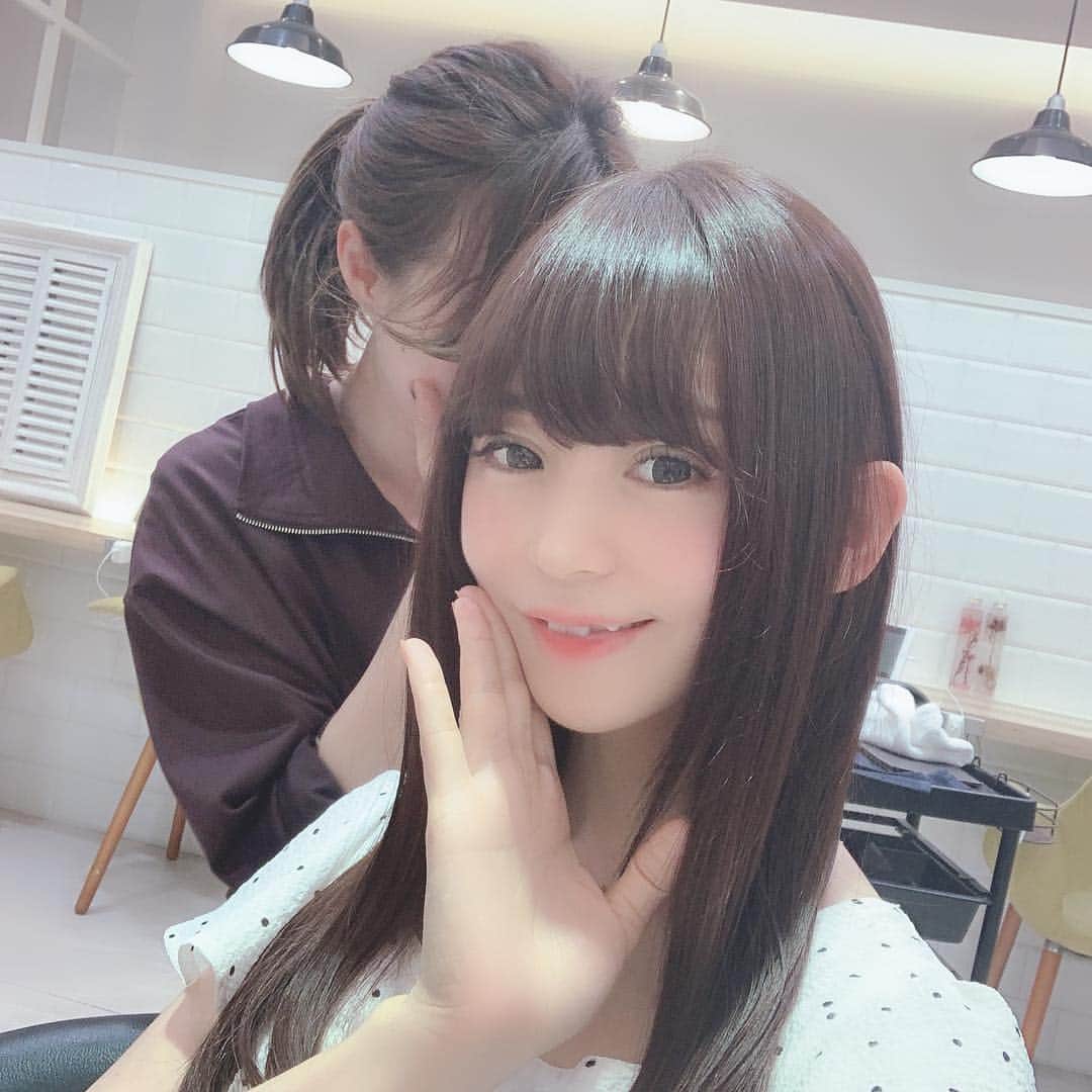 深澤翠さんのインスタグラム写真 - (深澤翠Instagram)「apish AOYAMAでヘアケア❣️﻿ 髪伸びたねぇ﻿ ﻿ つかさちゃんにつやっつやにしてもらいました✨﻿ いつもより明るめヴァイオレットベージュにしてもらいました💘いい色🥰﻿ ﻿ #apishaoyama ﻿ #haircare」5月2日 12時59分 - midorifukasawa