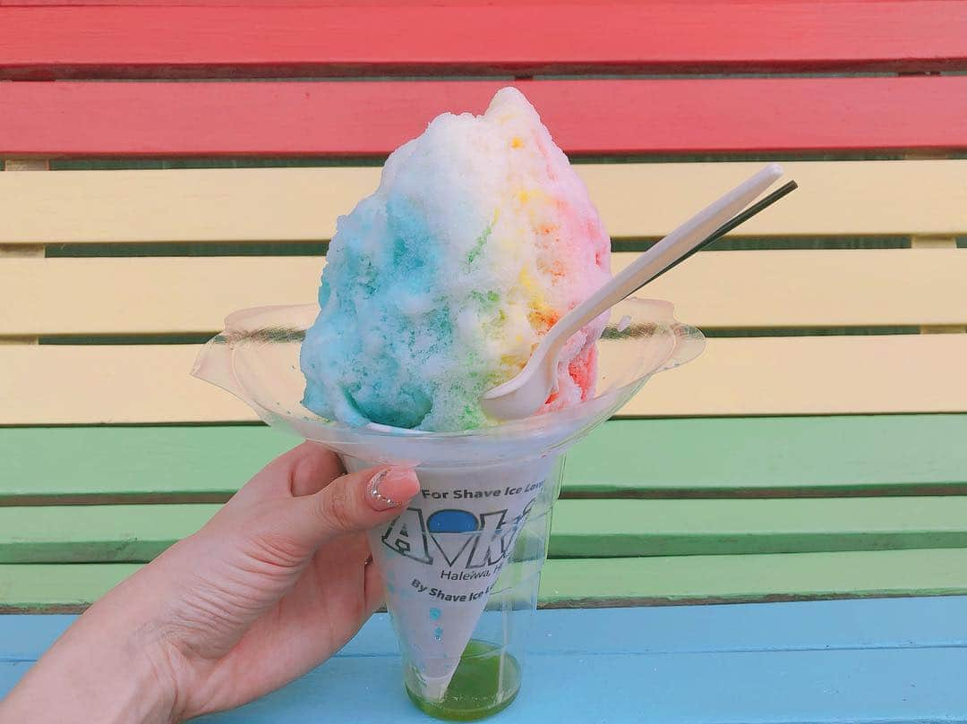 名取稚菜さんのインスタグラム写真 - (名取稚菜Instagram)「AOKISHAVEICE🍧 カラフルでかわいかった♥️ . . .  #hawaii #tripstagram  #northshore #aokis  #aokisshaveice  #ハワイ #ハワイ旅行 #オアフ島 #ノースショア」5月2日 13時06分 - wakana_1995