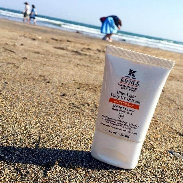 キールズ Kiehl's Japanさんのインスタグラム写真 - (キールズ Kiehl's JapanInstagram)「今の時期、旅行やお出掛けで外出される方も多いのでは⁉️ キールズのUVクリームなら、高いUVカット効果はもちろん、クリームが白浮きしにくくファンデーションとの相性もバツグン☀️さらに保湿、抗酸化効果で、日中も潤い持続です。  @kiehlsjp #キールズ #紫外線対策 #UVケア #キールズ #スキンケア #天然由来成分 #アポセカリー #ニューヨーク発 #ニューヨーク #Kiehls #Skincare #NewYork」5月2日 13時31分 - kiehlsjp