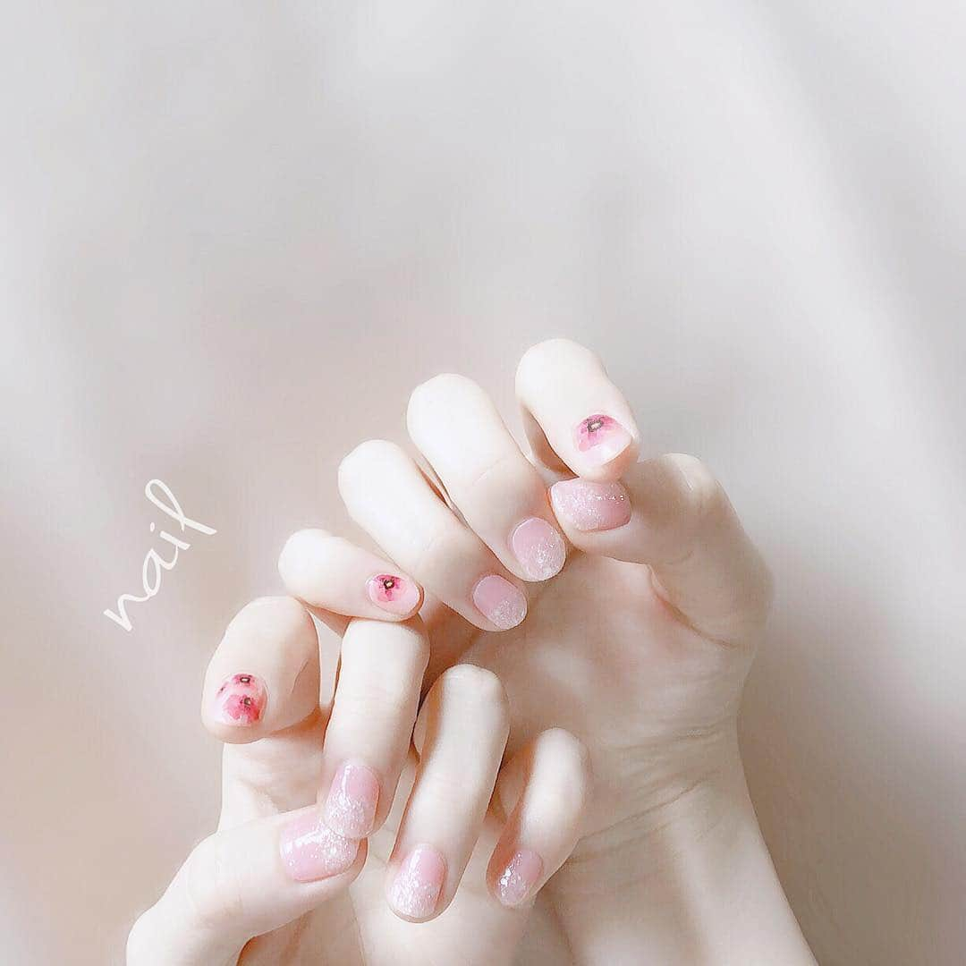 川本紗矢さんのインスタグラム写真 - (川本紗矢Instagram)「nail♡ . 最近は爪を短くしているので、あんまりネイル してなかったけど…久々に💅「incoco」で💗 . #ネイル #インココ #incoco」5月2日 14時03分 - sayaya_38