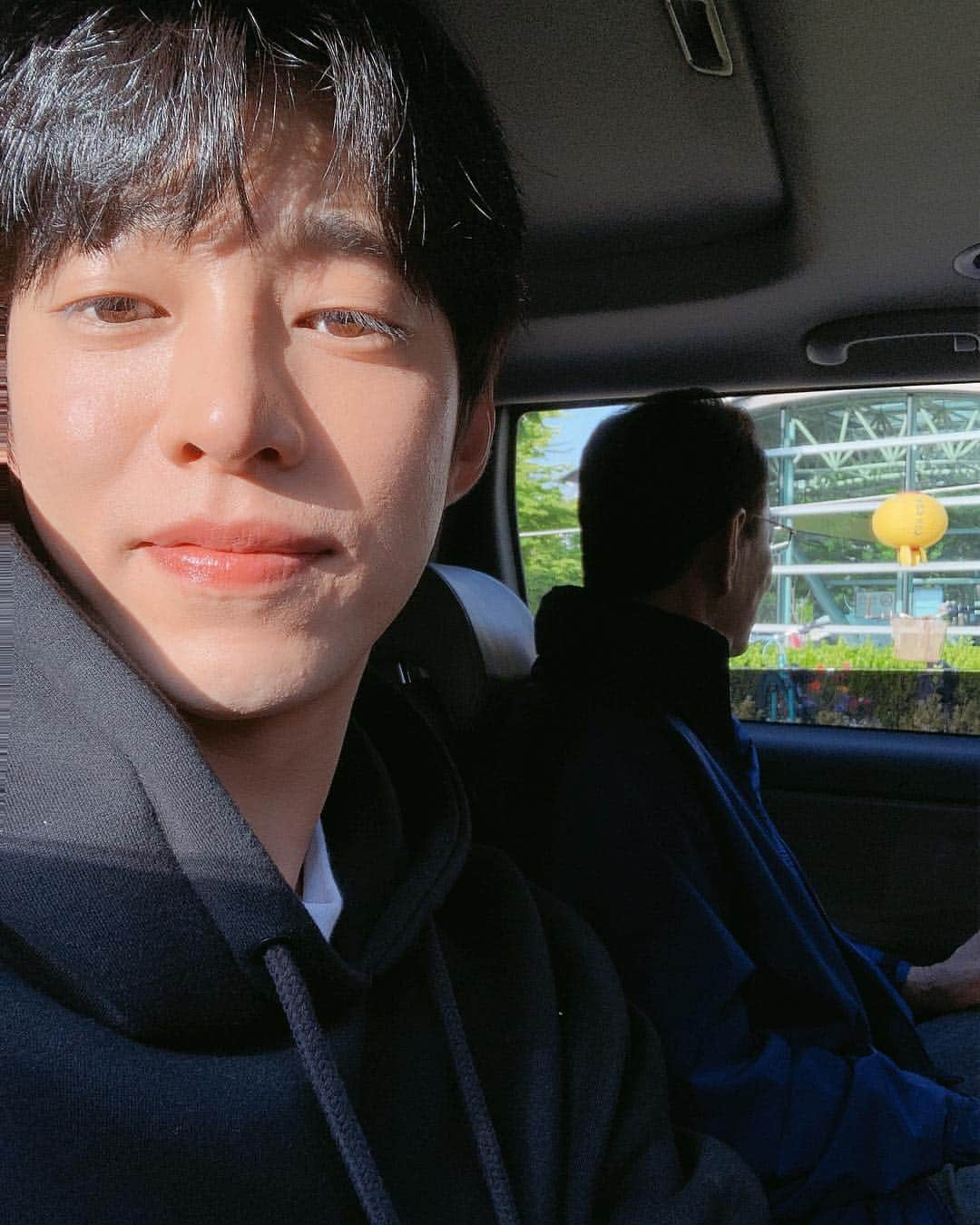 ソン・ウォンソクさんのインスタグラム写真 - (ソン・ウォンソクInstagram)「다시 #검정머리 🖤」5月2日 13時56分 - songwonseok88