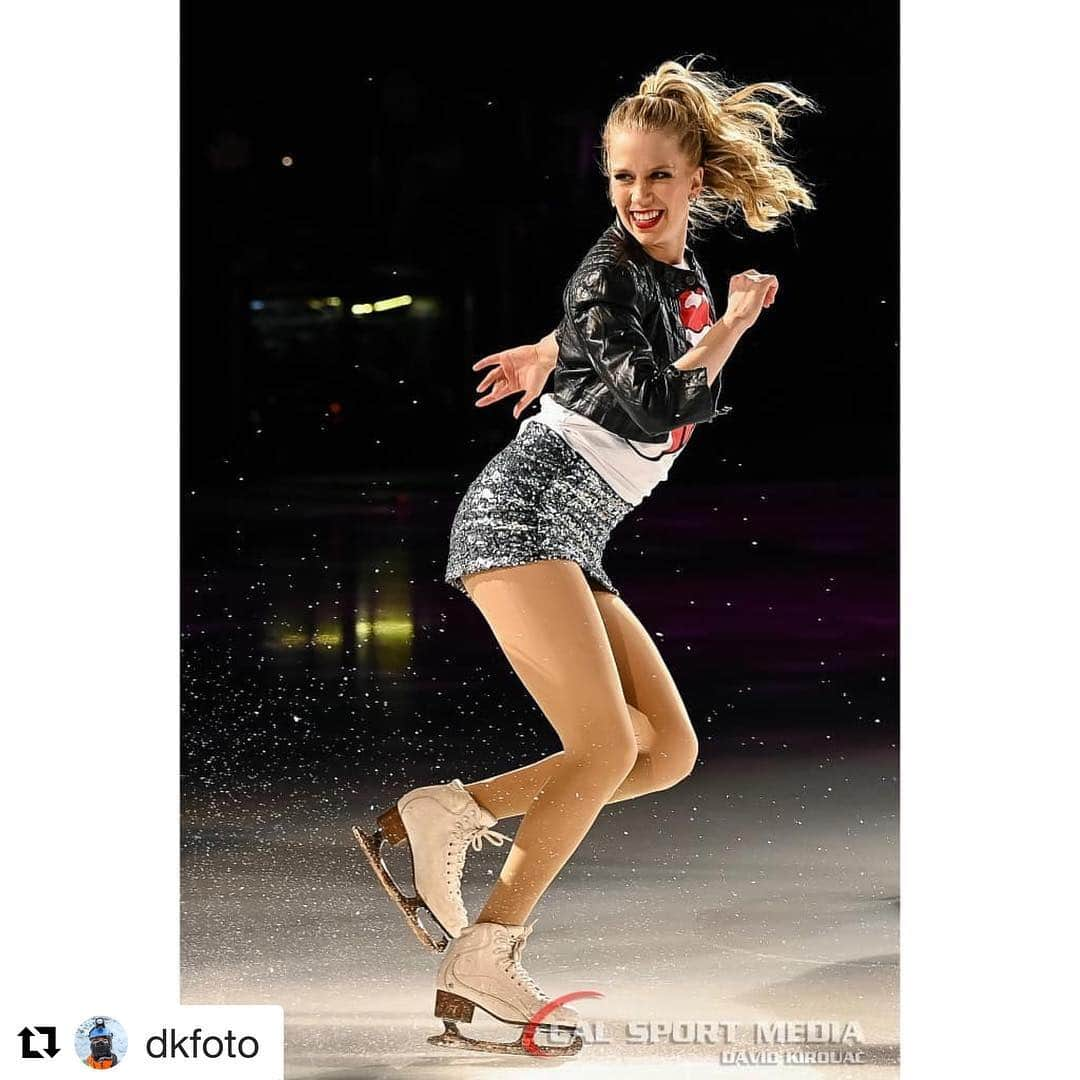 ケイトリン・ウィーバーさんのインスタグラム写真 - (ケイトリン・ウィーバーInstagram)「ALWAYS a blast skating in Québec! Merci, Laval! 14 children sponsored tonight through @worldvisioncan ... a 5-year record! You guys ROCK! ❤️🤘🏻」5月2日 13時57分 - ka2sh