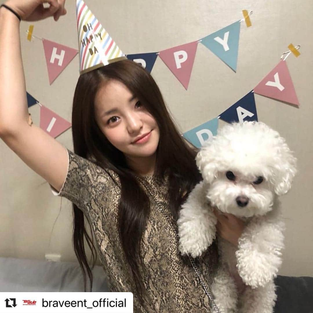 Brave Girlsさんのインスタグラム写真 - (Brave GirlsInstagram)「#Repost @braveent_official with @make_repost ・・・ [#유정] ❣️190502❣️ HAPPY BIRTHDAY YUJEONG❤️ #브레이브걸스 #유정 의 생일을 진심으로 축하합니다🎉 ⠀⠀⠀⠀⠀⠀⠀⠀⠀⠀⠀ 오늘 하루 즐겁고 누구보다 행복 가득한 하루 보내길 바랍니다💓 - #Bravegirls #브레이브걸스 #YUJEONG #HAPPYYUJEONGDAY」5月2日 14時01分 - bravegirls.official