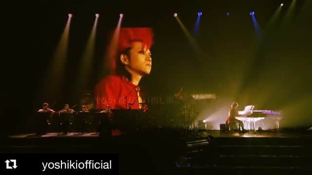 X Japanのインスタグラム：「#Repost @yoshikiofficial 21 years ago today, my beloved friend Hide left this world. I won't give up until I bring him the world he dreamed of.. 21年前の今日Hideは他界した。 彼が夢見た世界を掴むまで俺は諦めない。 I miss you every day...#RIP #hide #WeAreX #xjapan #無観客ライブ #hurrygoround」