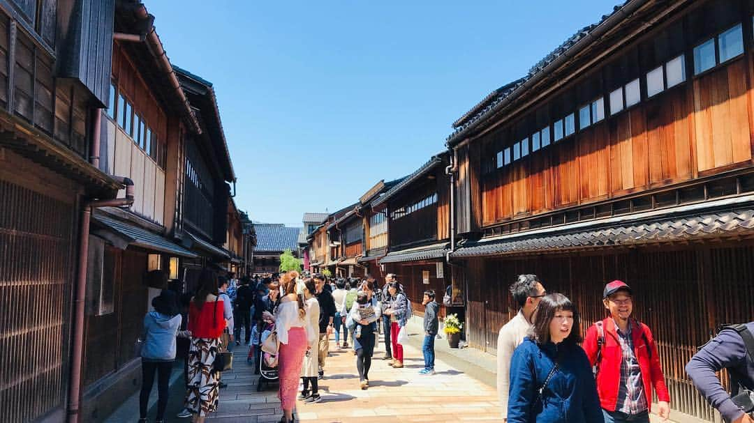 けんじるさんのインスタグラム写真 - (けんじるInstagram)「東ちゃ屋町に来てまぁ〜す！  風勢があって雰囲気が最高でぇ〜す！  #けんじる #食い込MEN #芸人 #吉本 #お笑い #お笑い好きの人と繋がりたい #ギャグ #金沢市 #東ちゃ屋町 #GW」5月2日 14時09分 - kenjiru0318