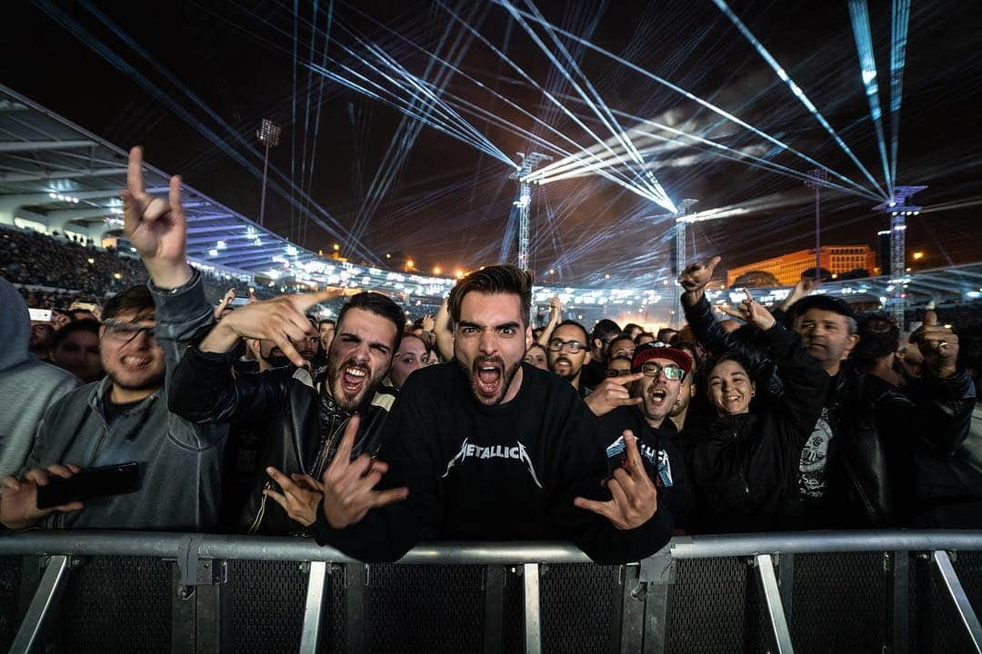 メタリカさんのインスタグラム写真 - (メタリカInstagram)「Photos from last night’s Euro summer stadium tour kick-off in Lisbon! 🇵🇹 #worldwired #MetInLisbon 📸 by @brettmurrayphotography & @photosbyjeffyeager」5月2日 14時25分 - metallica