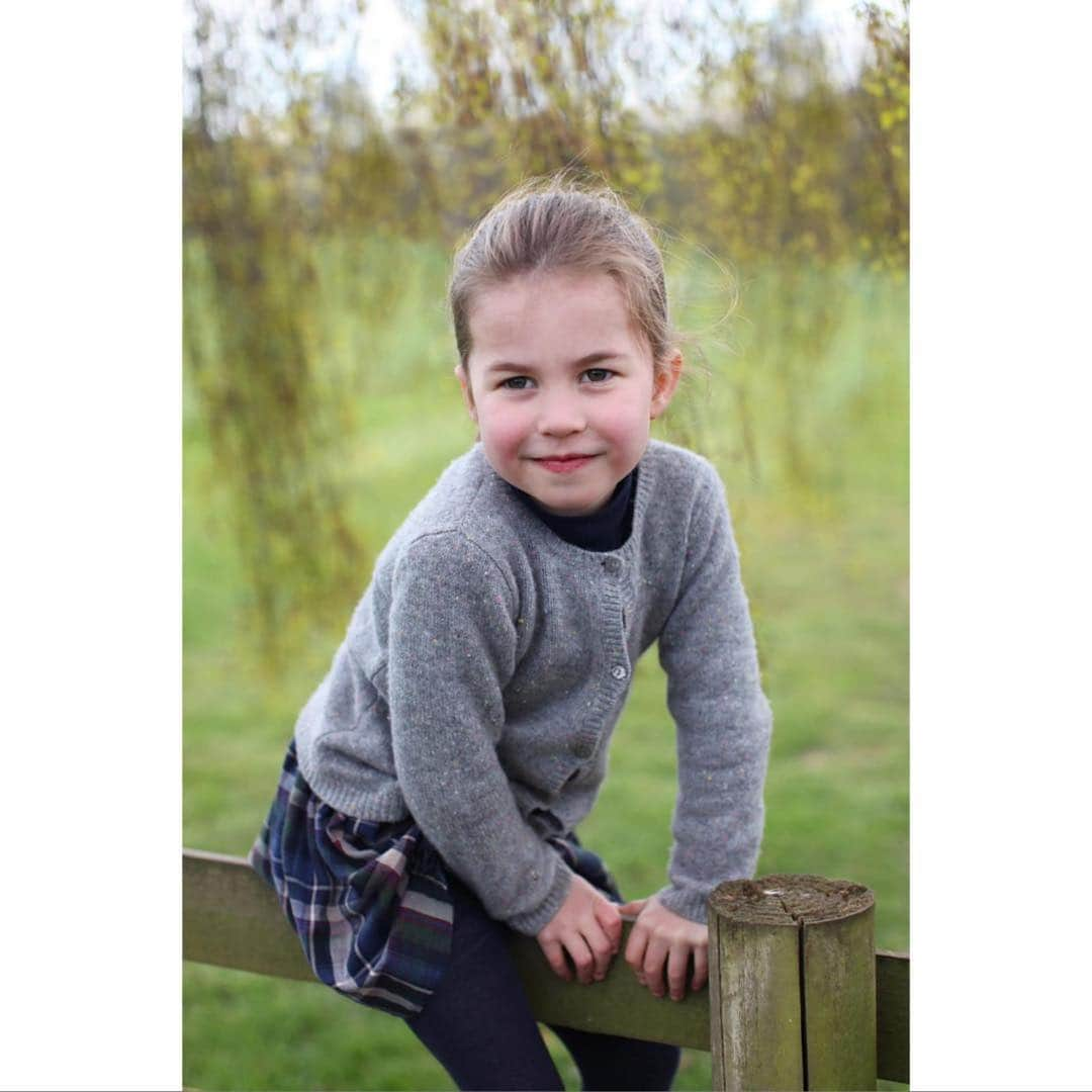 ロイヤル・ファミリーさんのインスタグラム写真 - (ロイヤル・ファミリーInstagram)「Happy Birthday to Princess Charlotte on her fourth birthday today. 🎂 The Duke and Duchess of Cambridge are very pleased to share three new photographs of Princess Charlotte. The photographs were taken in April by The Duchess at Kensington Palace and at their home in Norfolk. @kensingtonroyal」5月2日 14時32分 - theroyalfamily