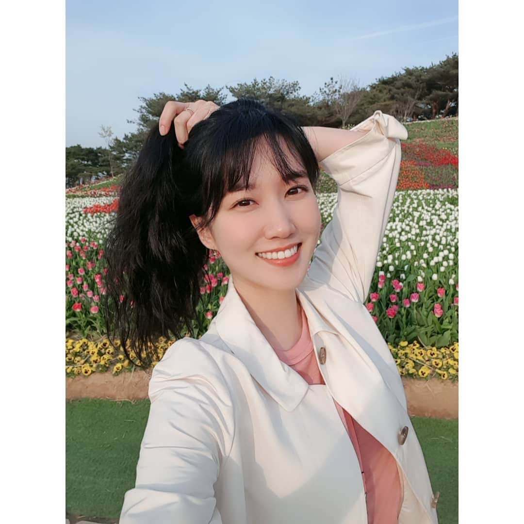 パク・ウンビンさんのインスタグラム写真 - (パク・ウンビンInstagram)「🌷⚘좋다 히힣⚘🌷」5月2日 15時04分 - eunbining0904