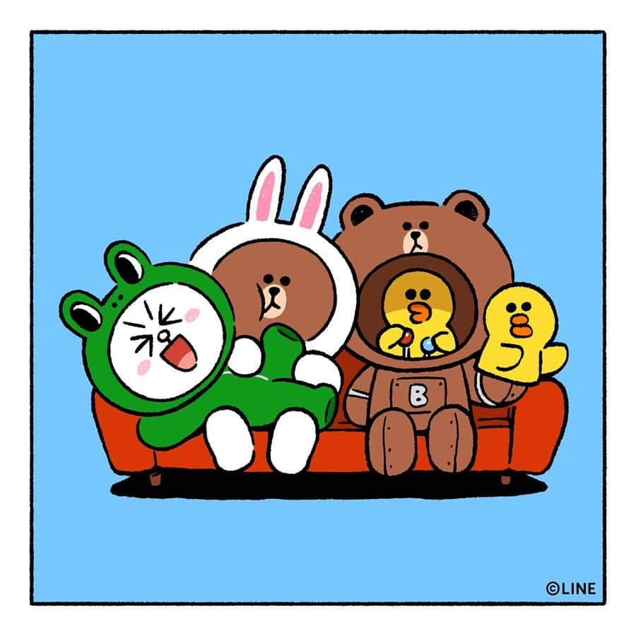 LINE FRIENDSさんのインスタグラム写真 - (LINE FRIENDSInstagram)「. Tada! Did you get us right? 😉  #Tada #Trick #Disguise #DressedUp  #Robot #Sofa #BROWN #CONY  #SALLY #LINEFRIENDS」5月2日 15時01分 - linefriends