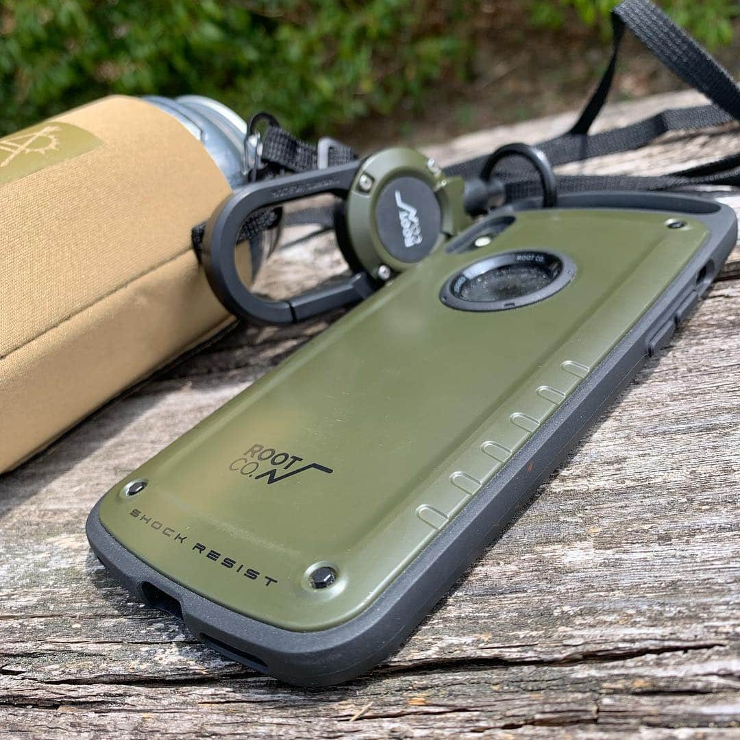 ROOT CO. Designed in HAKONE.さんのインスタグラム写真 - (ROOT CO. Designed in HAKONE.Instagram)「. Sunny day. ・ #root_co #rootco #shockresistcasepro #iphonecase #milspec #magreel360 #carabiner #outdoor #outdoors #outdoorbrand #outdoordesign #outdoorphotoshoot #outdoorgear #outdoorlife #camp #camping #campgear #camplife #lifestyle #outdoorstyle #campstyle #iphoneケース #ミルスペック #カラビナ #アウトドア #アウトドアギア #アウトドアライフ #キャンプ #キャンプギア #キャンプライフ」5月2日 15時23分 - root_co_official