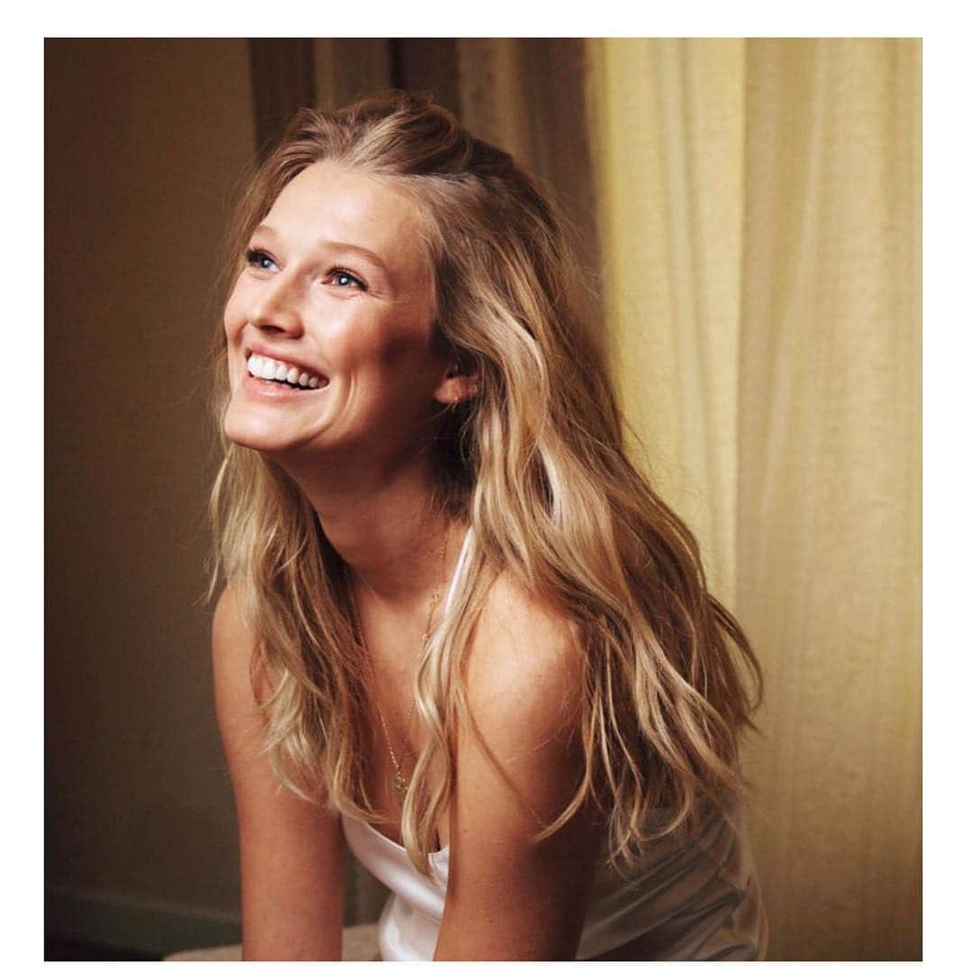 NINA PARKさんのインスタグラム写真 - (NINA PARKInstagram)「New beauty campaign w our best German export Tönchen for @Schwarzkopf intl. OUT NOW @ToniGarrn 🐎💥________________________________________________ Mngtm. TG @eva.schmitterling || #Photographer @thesecore || #Stylist @amarsana_style || #Hair @erikasvedjevikhair || #MakeUp by Me @ninaparkbeaute for @ballsaal_artist_management used #Products @diormakeup _______________________________________________ #ToniGarrn #Schwarzkopf #Taft #beauty #mua #hairstyle #cosmetics #fashion #celeb #vs #instatravel #뷰티 #연예인 #메이크업 #헤어스타일 #사진 #빅토리아 시크릿 #有名人 #写真 #作り話を #髪型 #化粧品 #ビクトリア・シークレ」5月3日 2時25分 - ninaparkbeaute