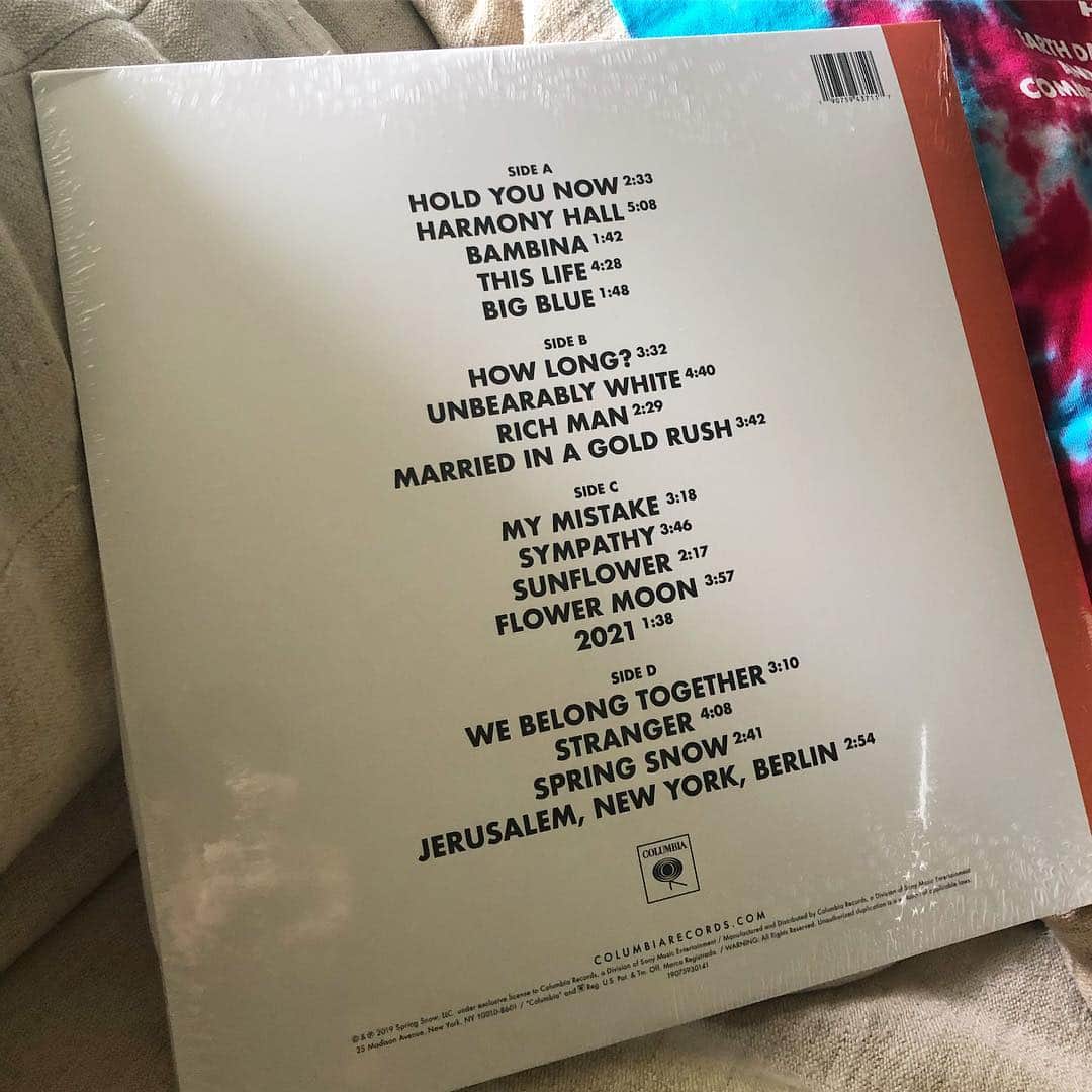 エズラ・クーニグのインスタグラム：「⁣ we never did an official track listing announcement so I’m gonna do one now (with less than 12 hours to go until FOTB is out on the East Coast. 🤷🏻‍♂️) shout out to our hardcore fans already listening late at night in Australia, NZ, Japan, almost Indonesia, etc. can’t wait for everyone to hear it 🌎 ⁣ 1. Hold You Now⁣ 2. Harmony Hall⁣ 3. Bambina⁣ 4. This Life⁣ 5. Big Blue⁣ 6. How Long?⁣ 7. Unbearably White⁣ 8. Rich Man⁣ 9. Married in a Gold Rush⁣ 10. My Mistake⁣ 11. Sympathy⁣ 12. Sunflower⁣ 13. Flower Moon⁣ 14. 2021⁣ 15. We Belong Together⁣ 16. Stranger⁣ 17. Spring Snow⁣ 18. Jerusalem, New York, Berlin」