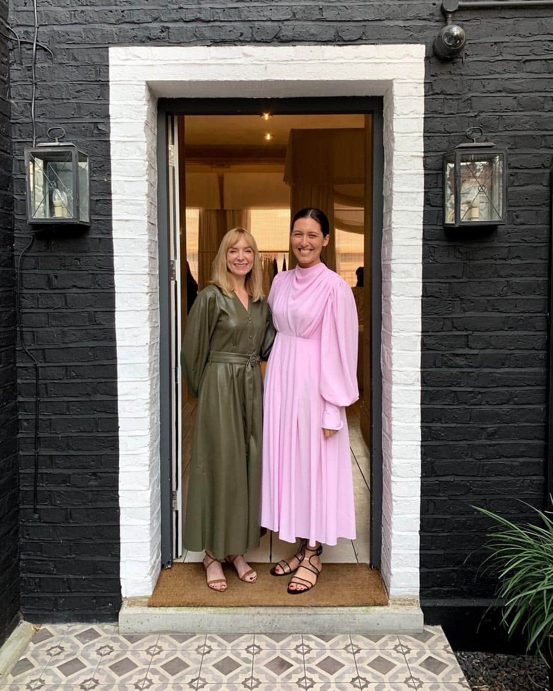 The Outnetさんのインスタグラム写真 - (The OutnetInstagram)「Always a fun time showcasing the exclusive edit with @EmiliaWickstead herself at @BlakesHotel 🛍 #THEOUTNET  For more from the #EmiliaWickstead event, check out our Instagram Stories Highlights 👆」5月3日 1時58分 - theoutnet