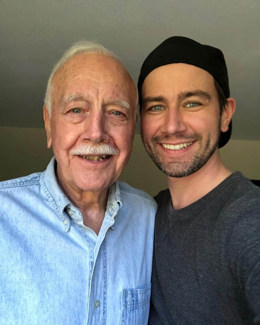 トーランス・クームスのインスタグラム：「Always wished some day I could grow a mustache like my dad. But the middle never grew in.」