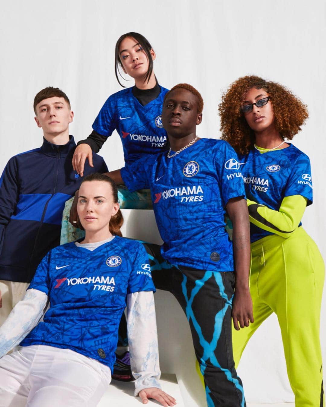 ナイキフットボールさんのインスタグラム写真 - (ナイキフットボールInstagram)「It’s a Chelsea thing. ⠀⠀ The new @chelseafc kit is here. Check our story to get yours. ⠀⠀ #NikeFootball #NikeSoccer #Nike #Soccer #Football #Chelsea」5月3日 2時13分 - nikefootball