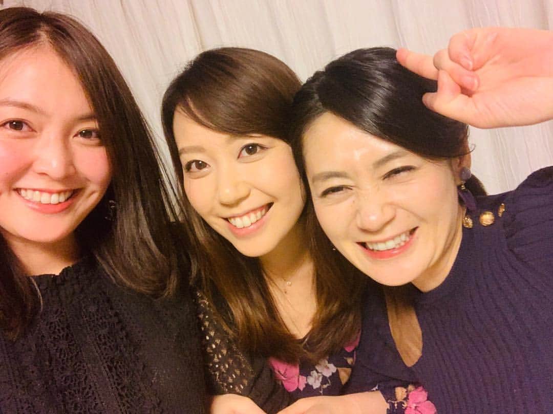 須黒清華さんのインスタグラム写真 - (須黒清華Instagram)「令和✨初日は、大好きな水原恵理姉さんのお家で、令和飲み🥂 福田アナも遅れて合流して乾杯‼︎ 美味しい恵理さんの手料理と、ラグビーの試合と共に🏉 幸せな新時代の幕開けでした😋✨ …というか、時代は変わっても私たちは今までとあまり変わらないみたいです（笑） そんな私ですが、令和もよろしくお願い致します‼︎ #水原恵理 さん #福田典子 #令和 #令和飲み #手料理 #ラグビー 今年は#ラグビーワールドカップ」5月2日 17時36分 - sayaka_suguro