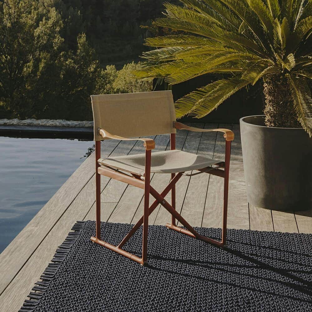 B&B Italiaさんのインスタグラム写真 - (B&B ItaliaInstagram)「The height of class and elegance: the Mirto Outdoor collection, designed by Antonio Citterio, expresses gracefulness through a variety of varnishes and shades. Discover more about the new 2019 B&B Italia Outdoor collection. . . . #Mirtooutdoor #bebitalia #antoniocitterio #outdoordecor #outdoordesign」5月2日 17時43分 - bebitalia