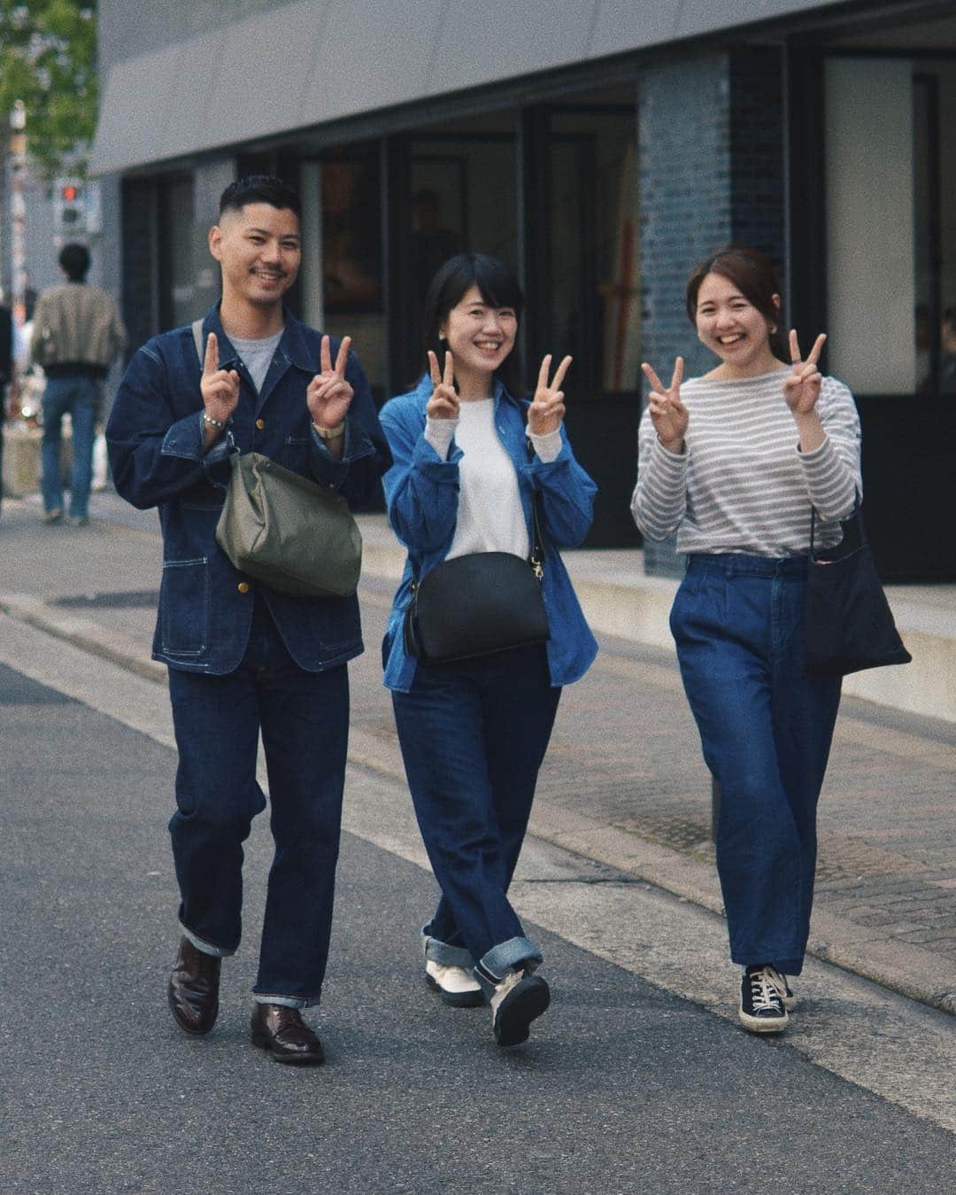 yukiのインスタグラム：「大阪です！ #ダブルピース」