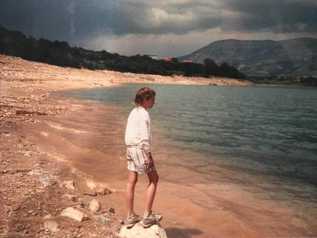 スタナ・カティックさんのインスタグラム写真 - (スタナ・カティックInstagram)「😂 age 9 or 10, hanging out on the ancestral plains at the base of the beautiful Dinaric Alps. Here you go #TBT #ThrowbackThursday ... #DinaricHoodlum 🐥」5月2日 18時16分 - drstanakatic