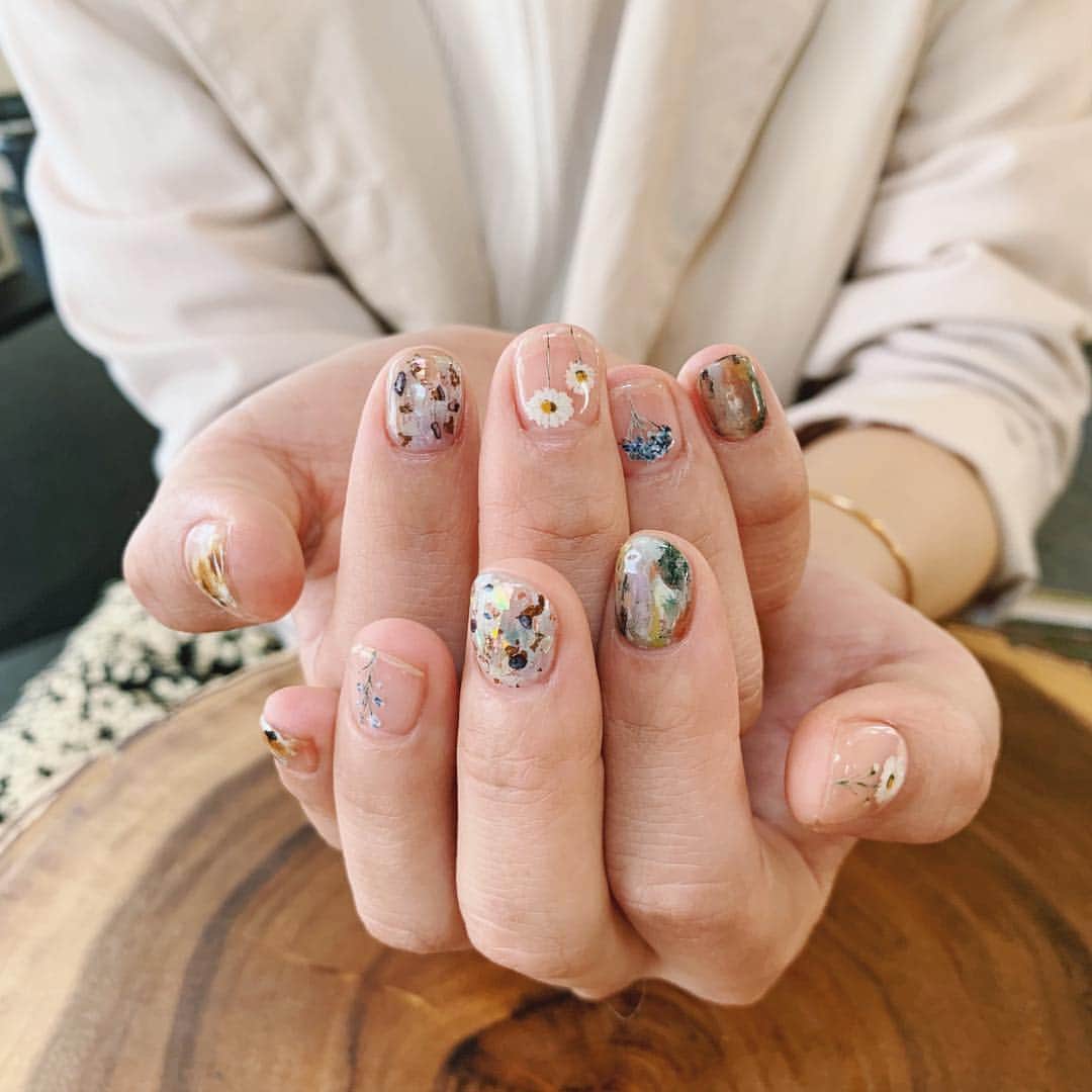 大津彩未のインスタグラム：「n e w ☪︎ ㅤㅤㅤㅤㅤㅤㅤㅤㅤㅤㅤㅤㅤ 新しい元号のはじまり。 ずっと憧れていた方にネイルをお願いできました。 とても嬉しいな。  爪を見る度、心がきゅんと上がります。 ㅤ 令和元年、張り切っていこう。 #tennail」