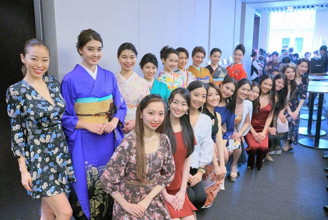 吉井絵梨子さんのインスタグラム写真 - (吉井絵梨子Instagram)「東京キモノショー2019👘🇯🇵﻿ ﻿ TOKYO KIMONO SHOW 2019﻿ with Miss Grand Japan 2018&2019👑﻿ ﻿ 日本橋三井ホールにて開催された東京キモノショーに、ミス・グランド・ジャパン2018/2019メンバーが登壇いたしました。﻿ ミス・グランド・ジャパンの公式トレーナーの野口先生(@sachiyo._.sachiyo )のご指導の元、きものエスコートダンスを習得。着物で美しくオープニングを飾りました。﻿ ミス・グランド・ジャパン2019ファイナリストたちも応援に駆けつけ、一層華やかな会場となりました🌷﻿ 野口先生、貴重な体験をありがとうございました😊 . . ■出演 @haru04211024  @mariko_jpn_531  @honami_nishikawa  @fym.t  @sakiko.t_330  @_rrxx_  @hiroka_yoshizawa ﻿ ﻿ ■撮影: ﻿ Y's Life Style Innovation Yasu Iijima﻿ @ys.life.style.innovation ﻿ ﻿ ﻿ #東京キモノショー﻿ #朝日新聞﻿ #きもの﻿ #きものエスコートダンス﻿ #きものダンス﻿ #エスコートダンス﻿ #エスエーダンススタイル﻿ #教養のダンス﻿ #野口幸代﻿ #escourtdance ﻿ #kimonoescourtdance ﻿ #sadancestyle ﻿ #kimonodance ﻿ #sachiyonoguchi﻿ #dance ﻿ #kimonodance﻿ #着物﻿ #ZENDEN﻿ #MICOTO8﻿ #プリンセスルーム﻿ #振袖﻿ #ミスグランドジャパン﻿ #ミスグランド﻿ #missgrandjapan﻿ #mgj﻿ #erikoyoshii ﻿ #吉井絵梨子」5月2日 18時26分 - supermamaeriko