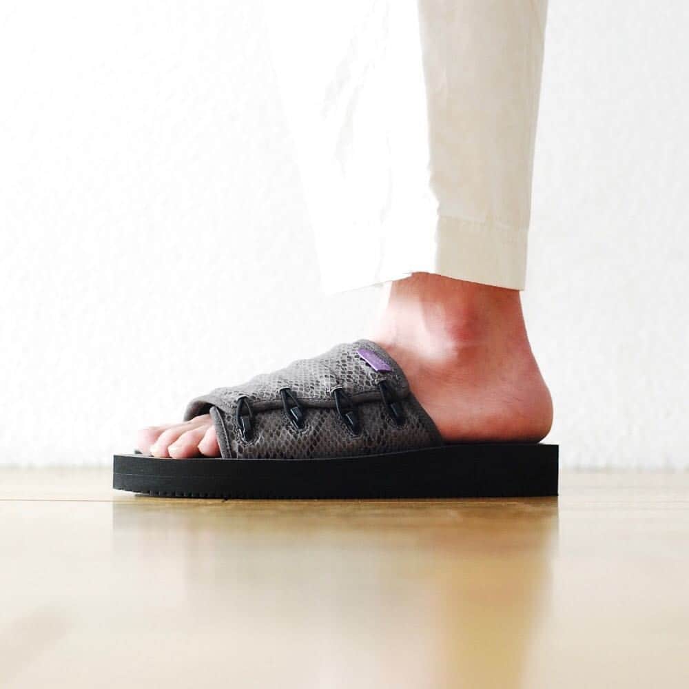 wonder_mountain_irieさんのインスタグラム写真 - (wonder_mountain_irieInstagram)「_ Suicoke × NEPENTHES Purple Label -スイコック × ネペンテス パープル レーベル- "Elastic Strap Sandal w/A-B Vibram - Python Embossed" ￥22,680- _ 〈online store / @digital_mountain〉 http://www.digital-mountain.net/shopdetail/000000009583/ _ 【オンラインストア#DigitalMountain へのご注文】 *24時間受付 *15時までのご注文で即日発送 *1万円以上ご購入で送料無料 tel：084-973-8204 _ We can send your order overseas. Accepted payment method is by PayPal or credit card only. (AMEX is not accepted)  Ordering procedure details can be found here. >>http://www.digital-mountain.net/html/page56.html _ 本店：#WonderMountain  blog>> http://wm.digital-mountain.info _ #NEPENTHES #Suicoke #ネペンテス #スイコック _ 〒720-0044  広島県福山市笠岡町4-18  JR 「#福山駅」より徒歩10分 (12:00 - 19:00 水曜定休) #ワンダーマウンテン #japan #hiroshima #福山 #福山市 #尾道 #倉敷 #鞆の浦 近く _ 系列店：@hacbywondermountain _」5月2日 18時18分 - wonder_mountain_