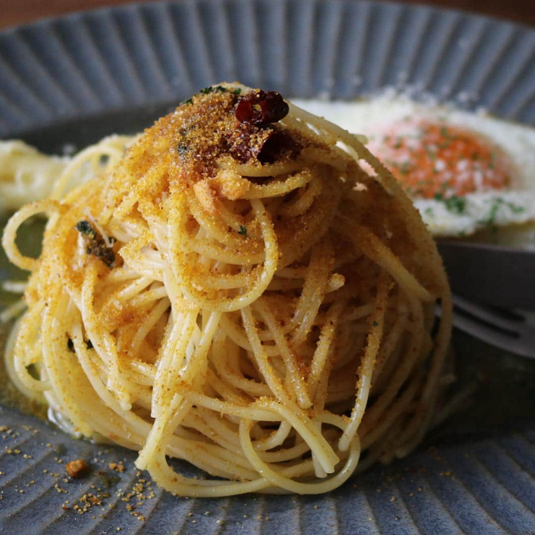 まいちくさんのインスタグラム写真 - (まいちくInstagram)「2019.5.2☀︎☔︎ ． ． 今日のランチ🍽 ． ． ◆キアーナ牛のタリアータ ◆ホワイトアスパラガスと卵 グラナ添え ◆ボッタルガ・ディ・ムージネ(からすみパスタ) ． ． フーディーテーブル・アンバサダー限定イベントにご招待していただいた際に送っていただいたお土産で作りました♪ ． ． 門前仲町にあるトスカーナ料理のお店、トラットリア ブカ・マッシモの大沼オーナーシェフから惜しみなくレクチャーしていただいたおかげでたぶん？再現できました…😅 見た目はなんとなく再現できたかな？🤣🔨 ． ． ． ． 登馬商事（株）様、美味しいお土産をありがとうございましたー！🤤 からすみパウダー、まだ少し残っているので大事に使わせていただきます♡むふ☺️ ． ． ． ． #ランチ#キアニーナ牛#登馬商事  #クオーレクール#フーディーテーブル  #フーディーテーブルイベント190421 #イタリア産ホワイトアスパラガス #ホワイトアスパラガス  #サルディニア島産サンジュリアーノevオリーブオイル #asparagibianchi #からすみパスタ#spaghettiallabottarga  #タリアータ #tagliatadichianina」5月2日 18時48分 - maichiku3