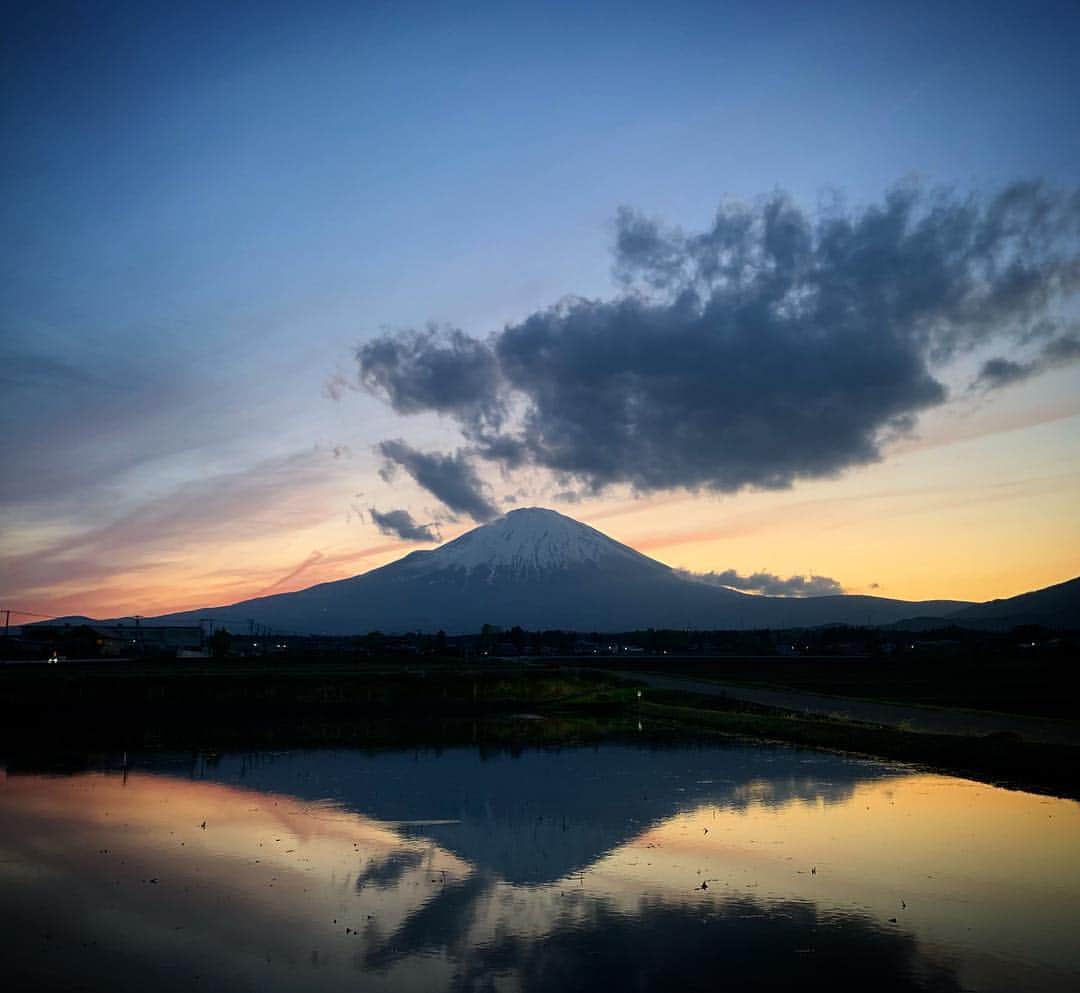 大嶋和也さんのインスタグラム写真 - (大嶋和也Instagram)「サーキットからの帰り道、富士山が綺麗だったので寄り道。 明日頑張ろー！」5月2日 18時54分 - kazuya_oshima