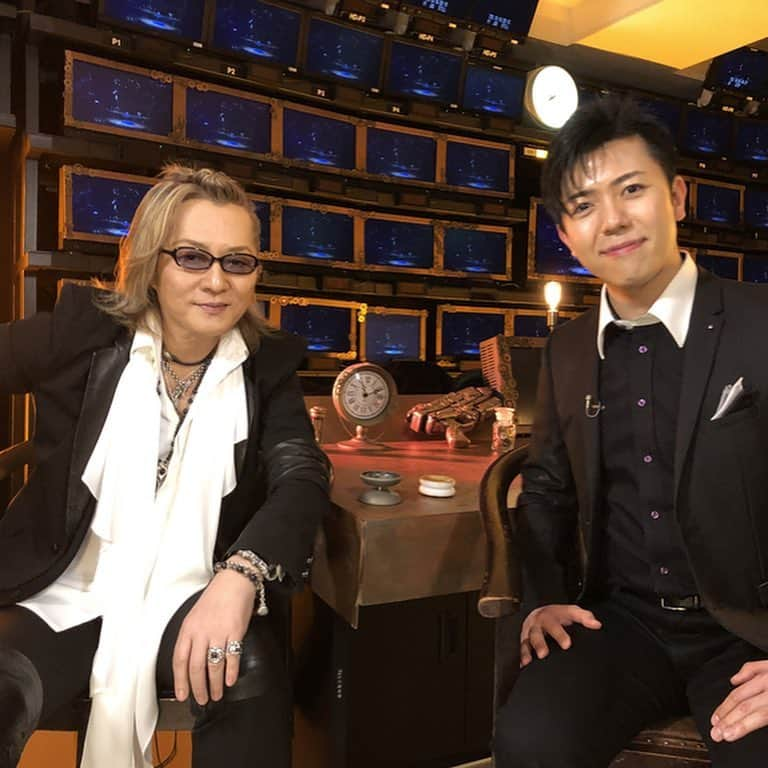 BLACKのインスタグラム：「【TV出演のお知らせ】令和初のTV出演のお知らせです！﻿ ﻿ 日時は5/4(土)23:10～24:10と5/5(日)5:00～6:00、BS NHKさんにてシルク・ドゥ・ソレイユ特集の番組「世界を沸かせるスーパーサーカス～華麗なるステージとその裏側～」に出演させていただきます。﻿ ﻿ 僕がKURIOSに出演していた際の映像も使われるかも？お楽しみに！﻿ ____________________﻿﻿﻿ First TV appearance in Reiwa era! Special program introduces many Cirque du Soleil shows of course includes KURIOS. Some footages of my performance on Cirque stage might be seen too?﻿ ____________________﻿﻿﻿ #BLACK #yoyo #kurios #cirque #cirquedusoleil #circus #cabinetofcuriosities #steampunk #cirqueway #circusaroundtheworld #backstagecirque #circusinternational #artist #performer #TV #onair #TatsuyaIshii #キュリオス #シルクドゥソレイユ #ヨーヨー #石井竜也」