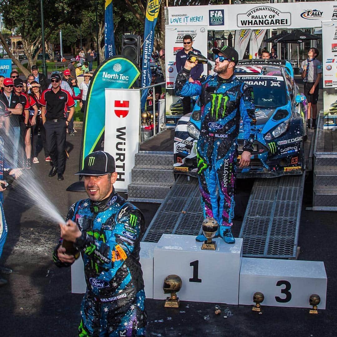 ケン・ブロックさんのインスタグラム写真 - (ケン・ブロックInstagram)「#TBT to 2015 when @AlexGelsomino and I last competed here at Rally Whangarei with my Ford Fiesta HFHV - and won outright! That car was a lot of fun here on these amazing New Zealand gravel roads, and putting it at the top of the podium wasn’t so bad either! #RallyWhangarei #FordFiestaHFHV」5月2日 18時56分 - kblock43