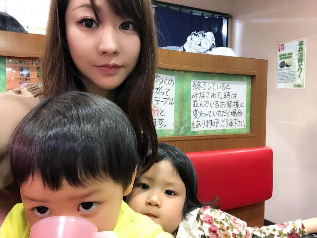 歩りえこさんのインスタグラム写真 - (歩りえこInstagram)「GW初日は子供たちと回転寿司を食べに行ったり、まったりのんびり♪」5月2日 19時22分 - riekoayumi
