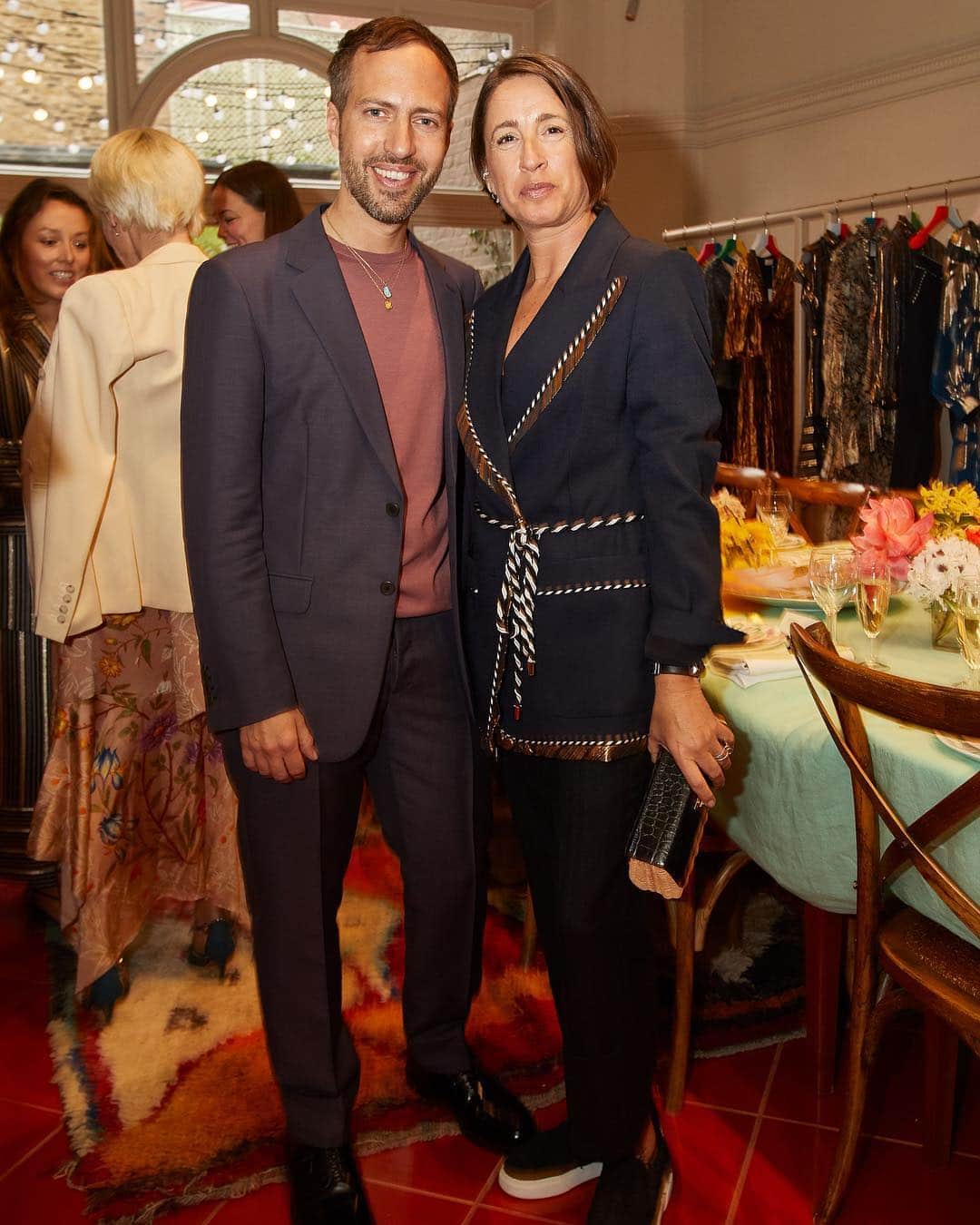 MATCHESFASHION.COMさんのインスタグラム写真 - (MATCHESFASHION.COMInstagram)「Last night at #5CarlosPlace we celebrated the launch of @peterpilotto's exclusive homeware pieces, with a dinner hosted by @amytastley, @archdigest's editor-in-chief. Guests including @arizona_muse, @mrsalice, @noorfares, @martinamondadori, @marthaward, @candicelake, @amandacbrooks, Francis Upritchard and @allegra_hicks were treated to Negroni cocktails and a menu by @blackaxemangal. Hit the link in bio to shop the label's homeware, plus swipe to see more pics from the evening. 📸 @benoliel」5月2日 19時25分 - matches