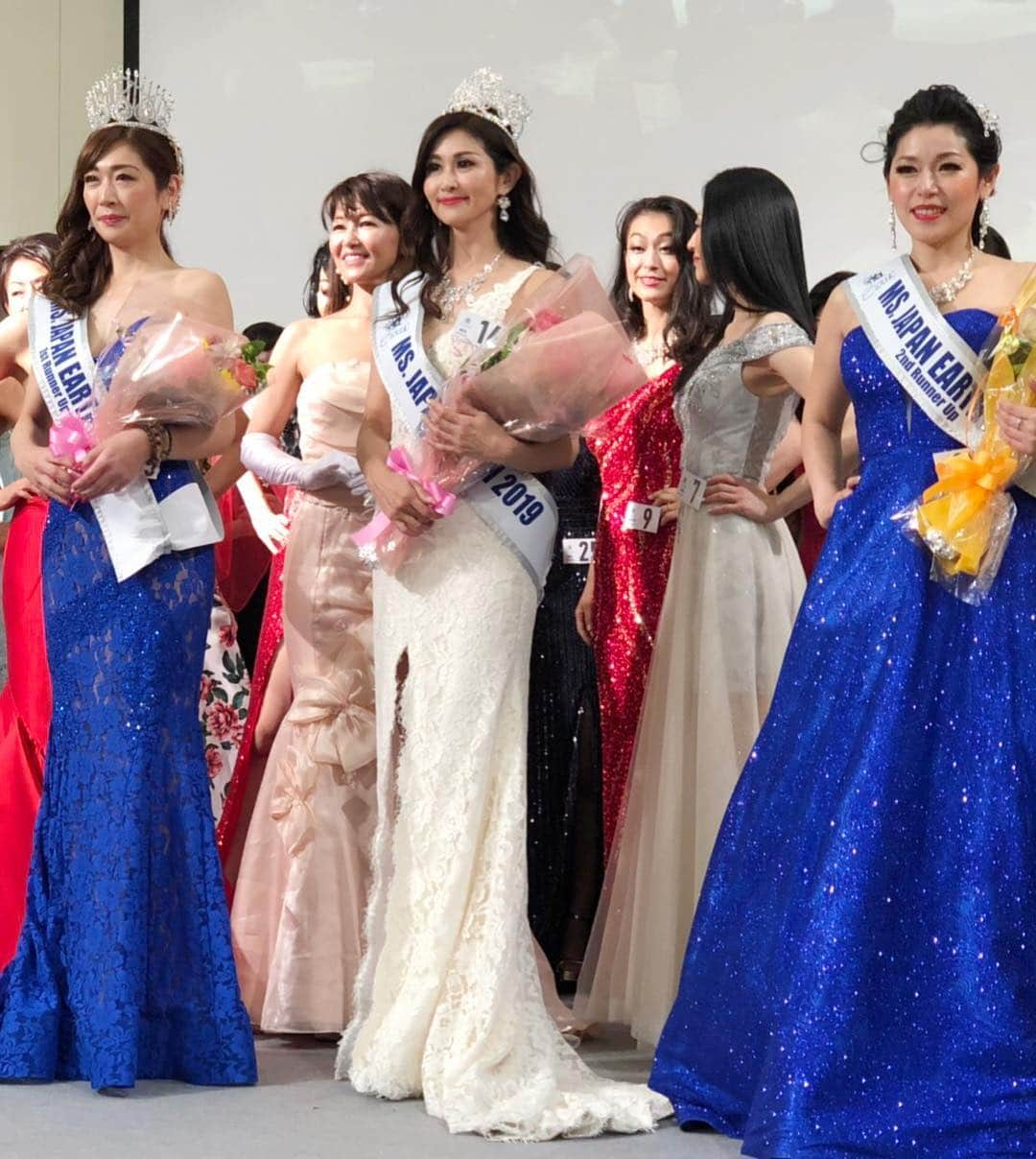 越野矢素子さんのインスタグラム写真 - (越野矢素子Instagram)「ミセス・ミズアースJAPAN日本大会🇯🇵が東京で開催されました。  皆様の応援のお陰でグランプリを頂く事が出来ました✨  次はラスベガスの世界大会で頑張って来ます❣️ Thank you very much  #ミセスミズジャパンアー#ミセスミズアースJAPAN日本大会」5月2日 19時36分 - loversyaso