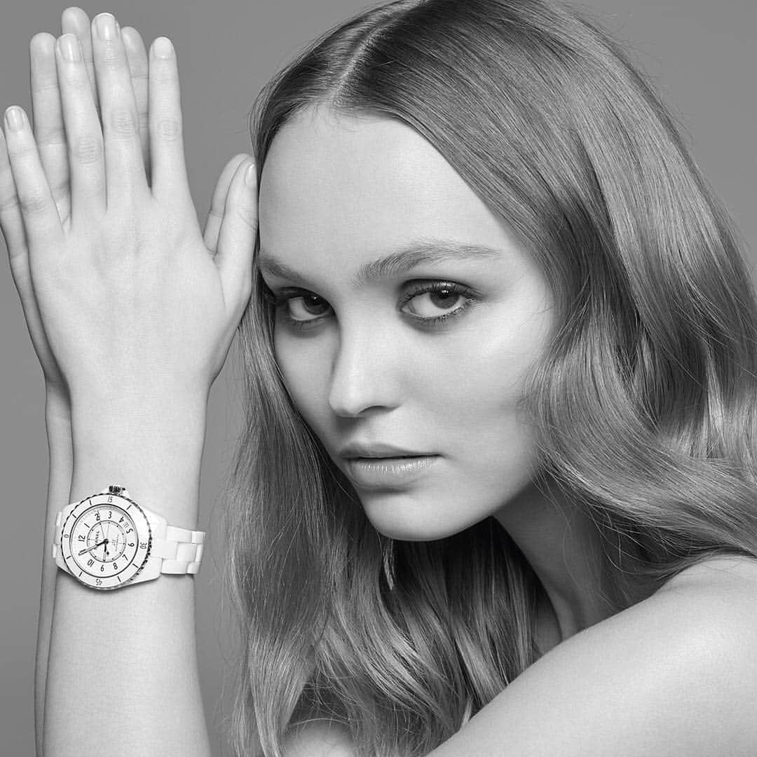 リリー・ローズのインスタグラム：「Thank you to my @chanelofficial family for letting me be a part of this! Love to the team🥰 #TheNewJ12 #ItsAllAboutSeconds #CHANELwatches」